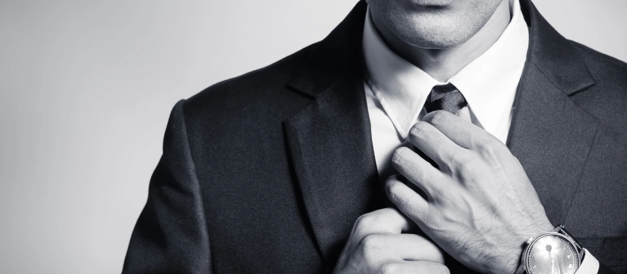 The 5-Day Rule That Keeps Your Dress Shirt Collars Clean and Sharp clean dress shirt collar professional look