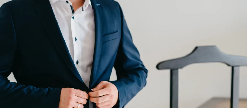white buttons vs colored buttons dress shirt style